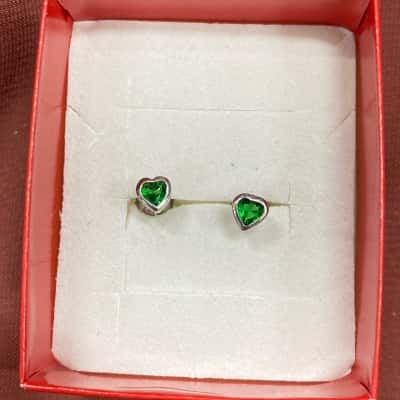  Womens Stirling silver & created emeralds heart Earrings 