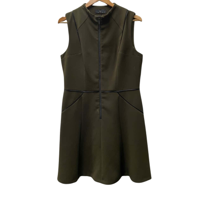 Cue  BNWT Womens  Size 12 Sleeveless Dress  Green 