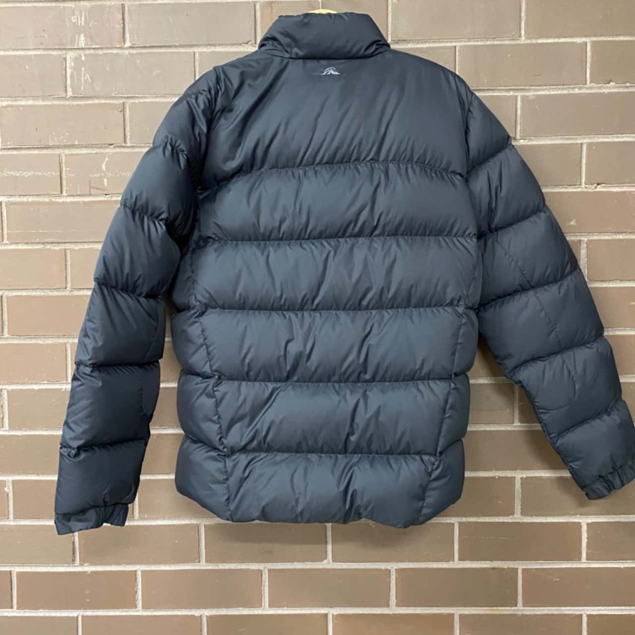 Macpac Mens Size XL Black Puffer Jacket(s)