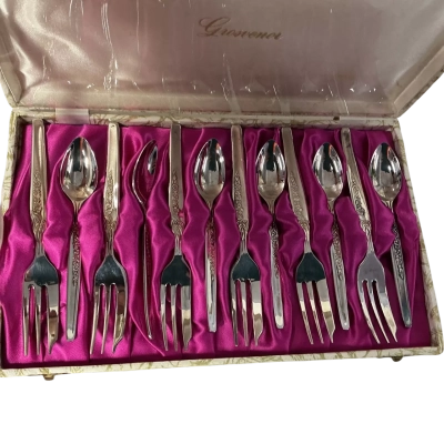 Vintage Grosvenor Gaye Set of 6 Ornate EPNS Teaspoons & Cake Forks Set in Case