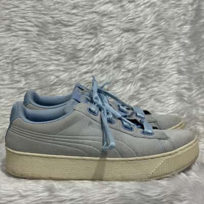Puma Women’s  Size 6.5 Sneakers Blue 