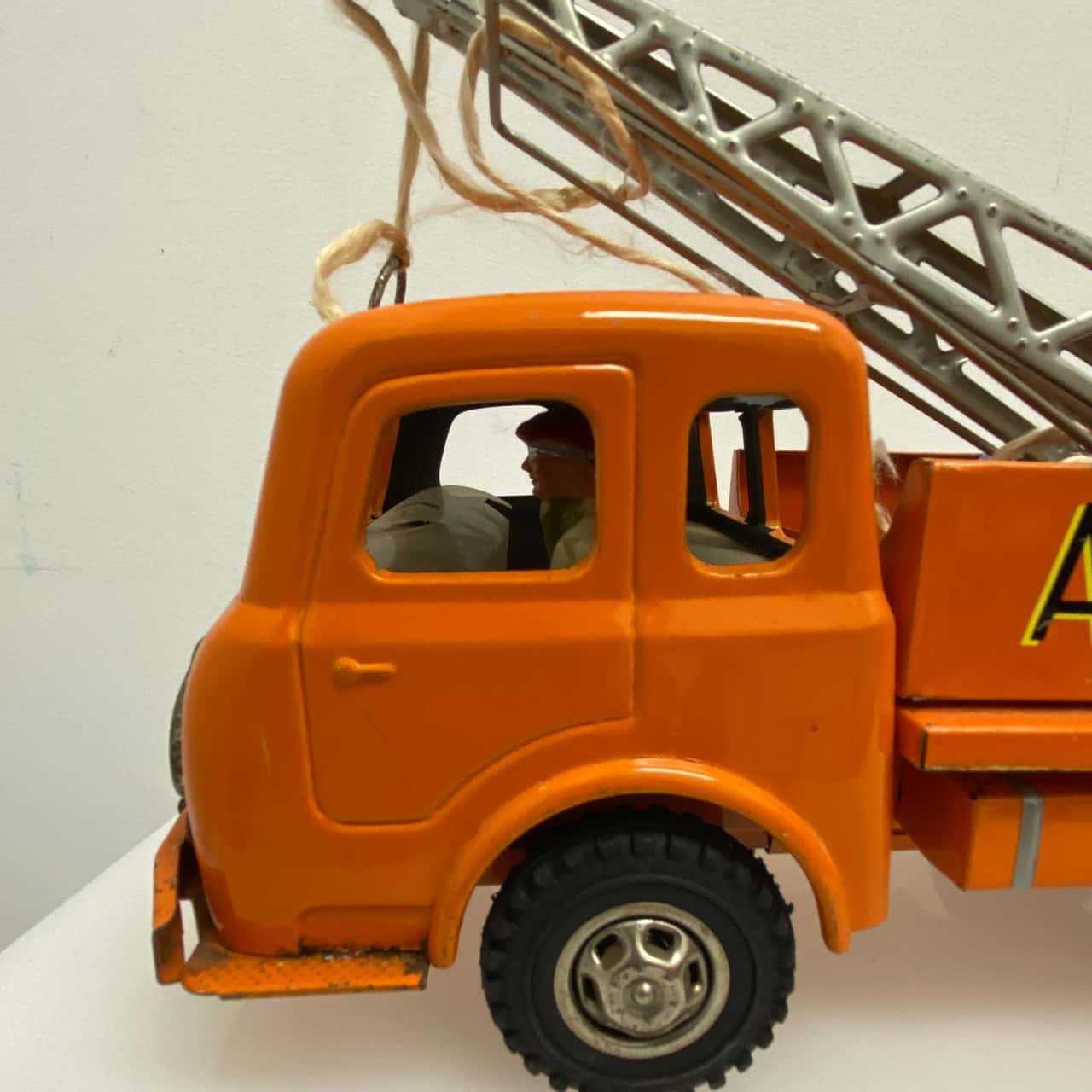 Jouet camion dépanneur de marque Joustra / Réf 466 - Ford