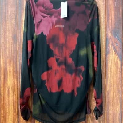 City Chic  Size M Black  / Maroon top new 