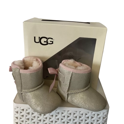 BNWT “UGG” Kids  Size 0 / 1 Booties Silver 