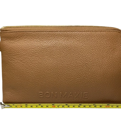 Bon Maxie Travel Wallet in pebbled tan leather