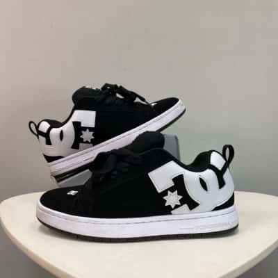 DC Shoes Mens  Size 9 Suede Leather Sneakers / Trainers Black  / White 