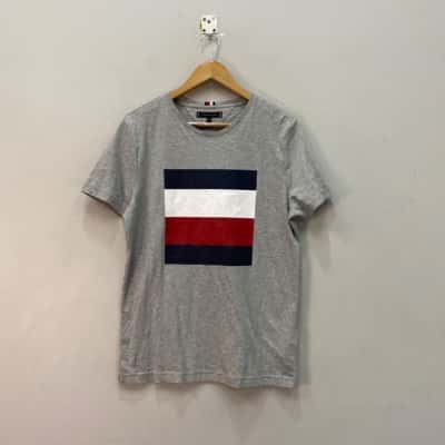 Tommy Hilfiger Mens  Size M Short Sleeve T-shirt Grey 