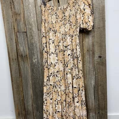  Womens  Size 14 Floral Dress / Maxi Dress Beige / Floral 