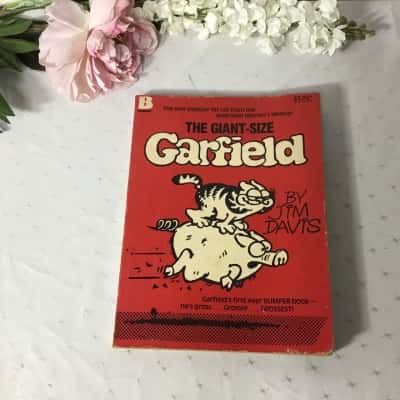 Vintage The Giant-size Garfield Comic Book by Jim Davis