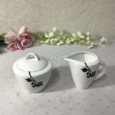 Maxwell & Williams White / Black Flower Motif Porcelain Lidded Sugar Bowl & Milk Jug