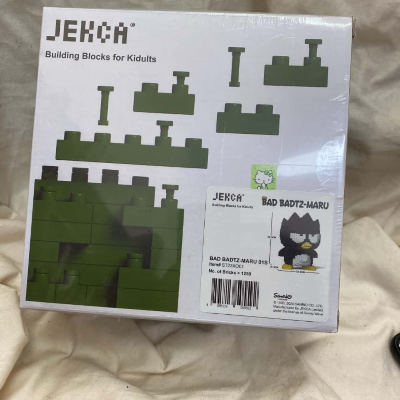 JEKCA Black Cat Building Blocks Set - 1440+ Piece 3D Sculpture Kit For Adults & Teens Age 14+