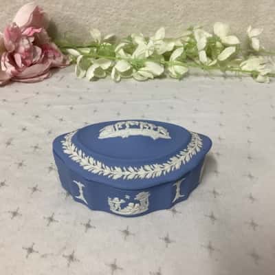 Vintage Wedgwood JasperwareBlue / White Pattern Oval Lidded Trinket Box