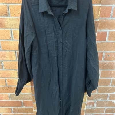 Decjuba Womens  Size 12 Long Sleeve Button up Black  