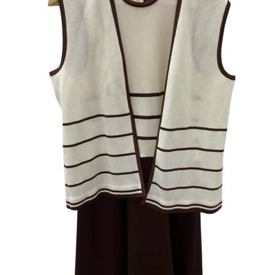 Rebecca. Womens  Size 18 Brown / Off White 2pce vintage set