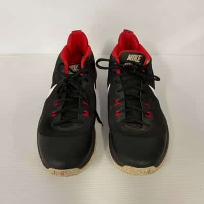 Nike Air Versitile - Size 9.5 