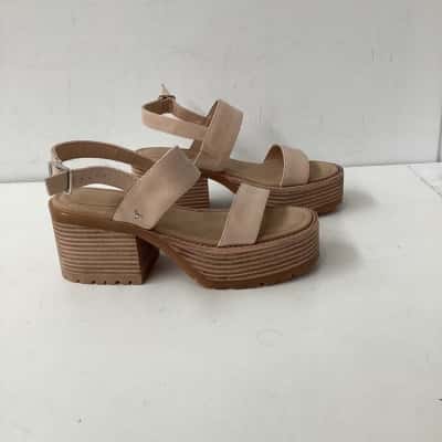 Windsor Smith  Platform radio tan colour Size 8 