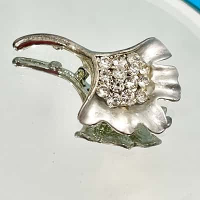 Vintage Flower Diamonte Brooch 