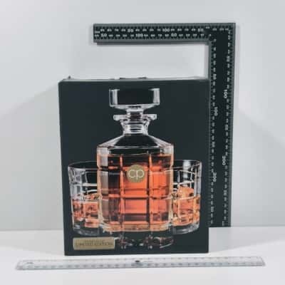 Cellar DeCanter And 2x Glasses PreOwned As New 