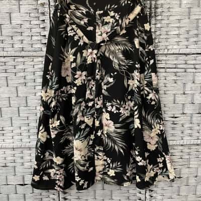 Portmans Womens  Size 16 A-Line Floral Skirt / Midi Skirt Black  / Floral 