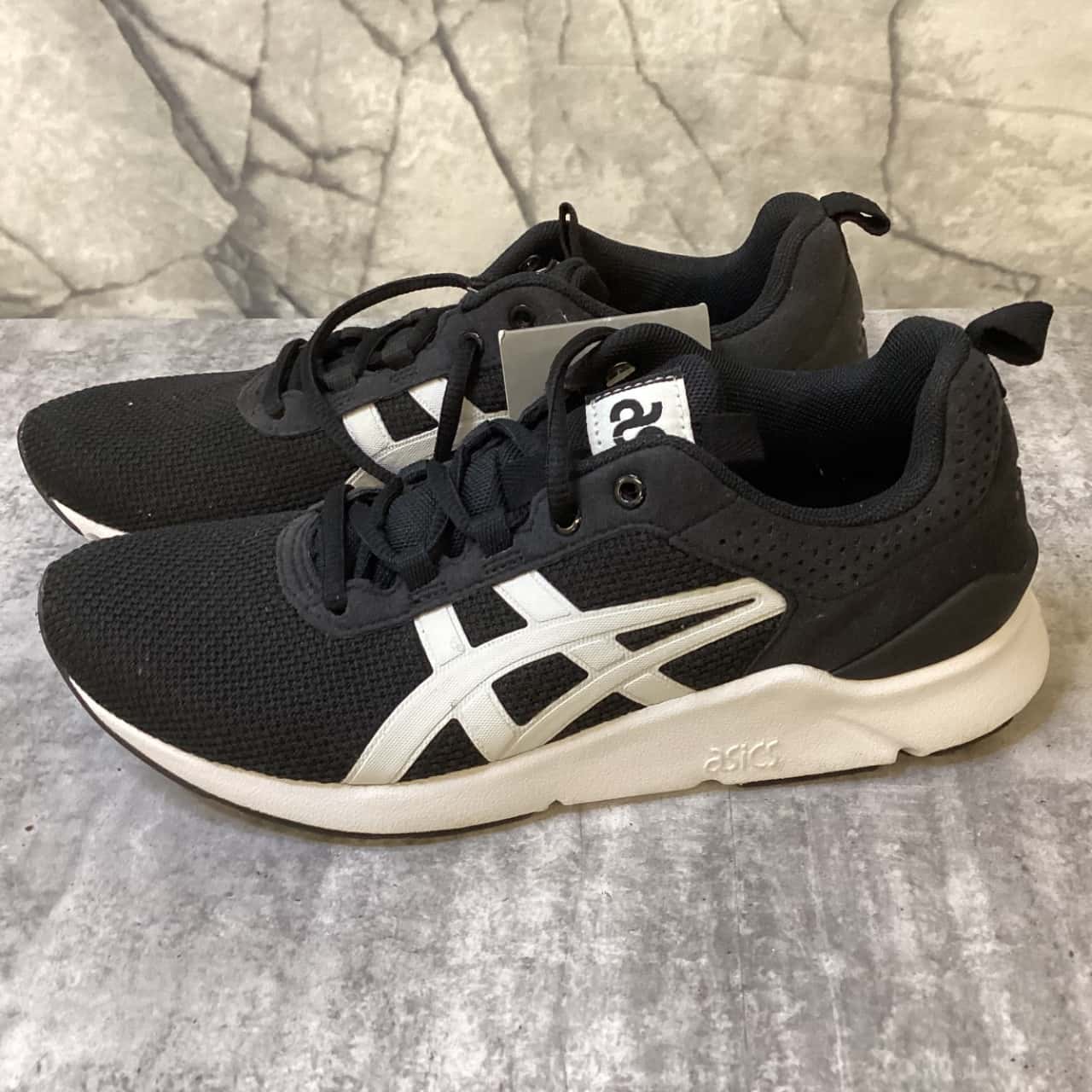 Asics Kids Size 4 Shoes Black / White