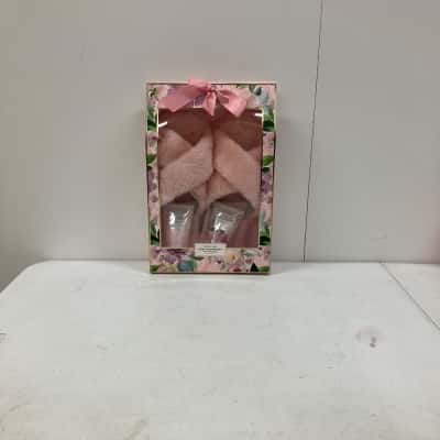 The Bath House Slipper Set (Pink Orchard Scented)
