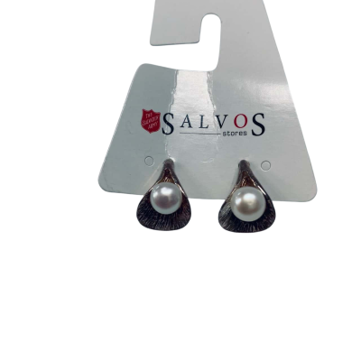 Vintage 925 Gold-Look Shell Shaped Studs with Pearls #vintageearrings #sterlingsilver #pearls