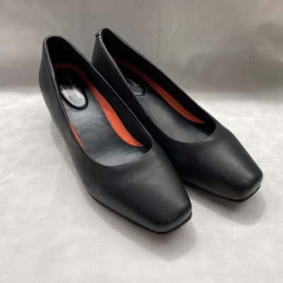 Hush Puppies Womens  Size 41 Black  The Low Square Black Shoes Brand New in Box