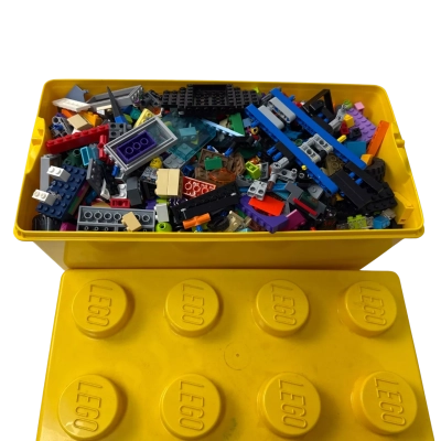 Lego 2.5kg in Lego brick container 