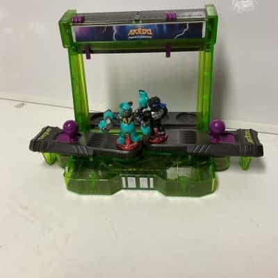 Legends of Akers power storm ultimate battle green arena working with 2 Warriors