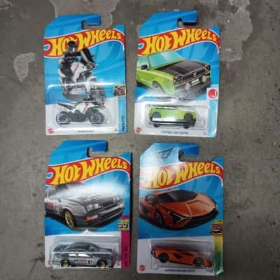 Hot Wheels Assorted x 4