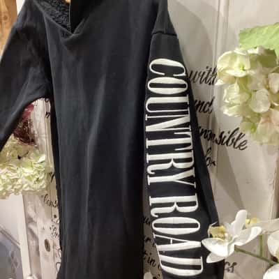 Country Road Brand! CONTEMPORARY CR LOGO SLEEVE LONGLINE HOODIE!! Kids  Size 14 Dresses & Skirts / Jumpers & Cardigans Black  