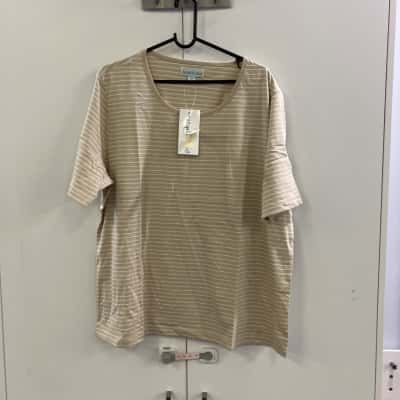  Womens  Size 22 Short Sleeve Top Brown / White 