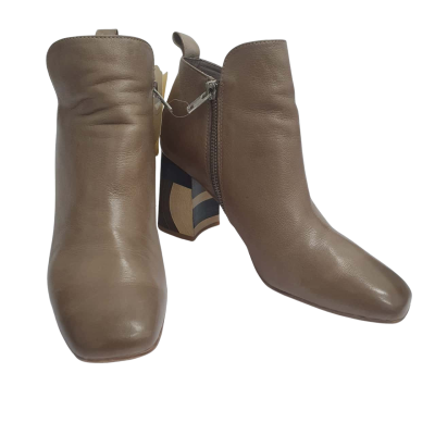 Django & Juliette  Womens  Size 39 Boots Beige 