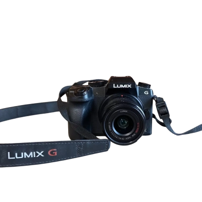Panasonic Lumix DMC-G7 4K Mirrorless Camera with 14-42mm Lens & Battery 