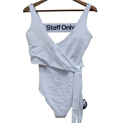 Exotica Womens Size M Onepiece Bathers White (3)