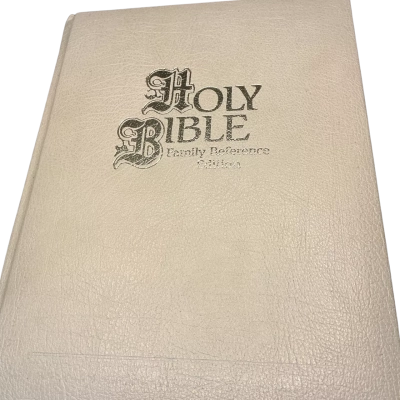 Thomas Nelson Family Reference Bible 