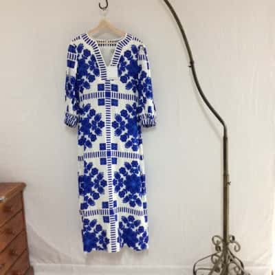  Womens  Size 10 Designer Linen Long Blue & White Dress