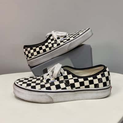 Vans Unisex  Men’s Size 8, Women’s 9.5 Sneakers Black  / Off White 