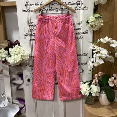 GORMAN BRAND! Womens  Size 8 High-Waisted Jeans / Wide Leg Jeans Animal print / Orange / Pink! STUNNING PATTERNED JEANS! GREAT FOR MAKING ANY OUTFIT POP! FOR DAY OR NIGHT OUTFITS! 