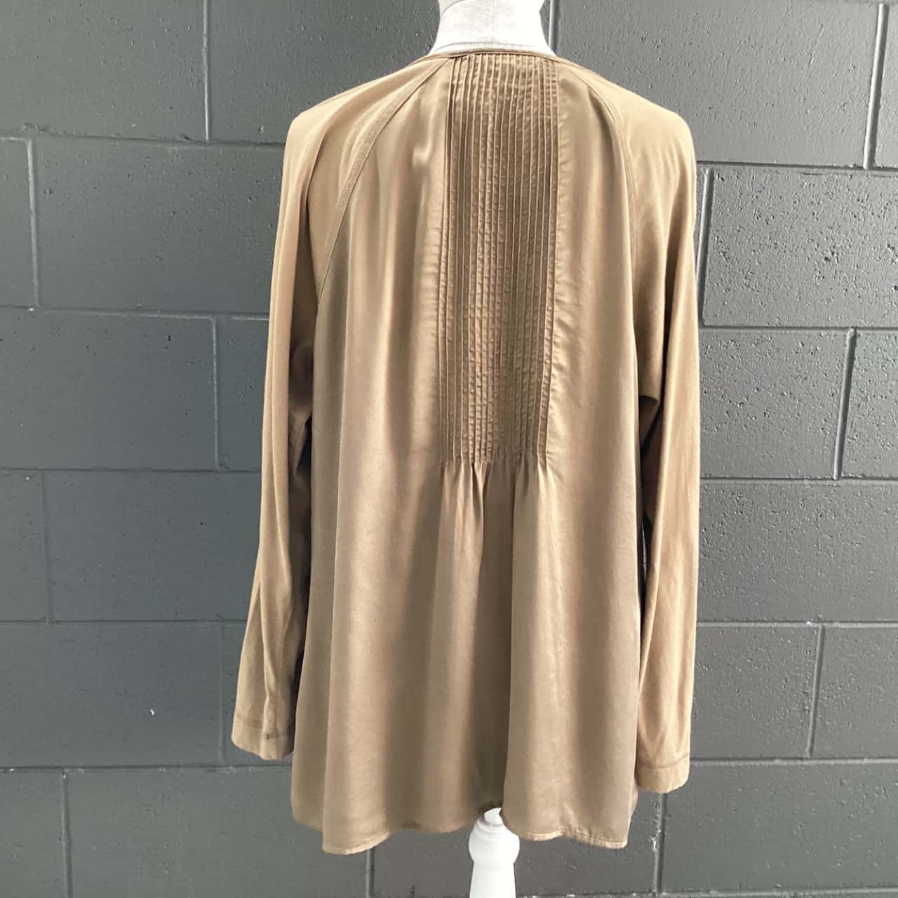 Verge Womens Size L Long Sleeve Bronze Gold Top(s)