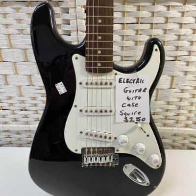 Electric guitar Squire bullet with bag