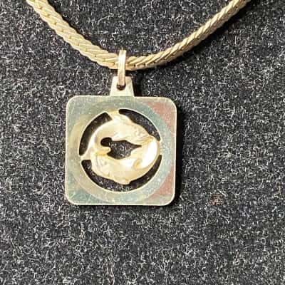 Zodiac Pisces Pendant W/Vinatge Flat Herring Bone Chain 
