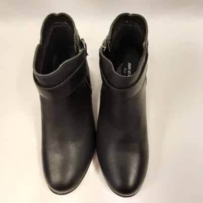 Women's Black Skechers Air-cooled ArchFit Boots Size 7 