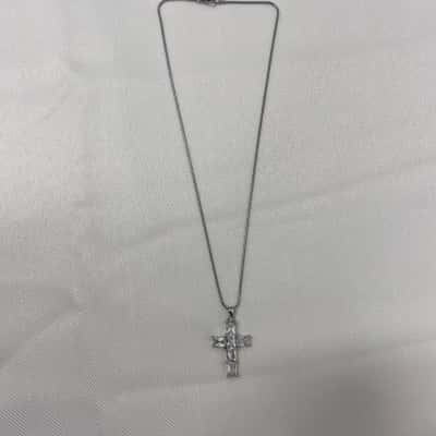 Unbranded Unisex Shiny Cross Pendant + Chain Costume Jewellery 