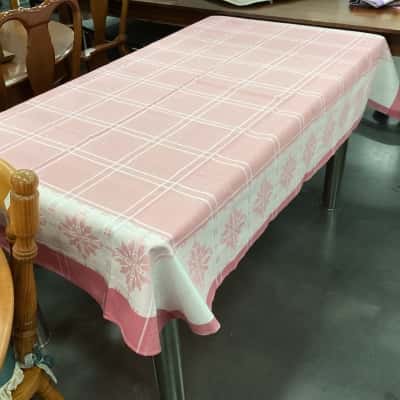  Vintage Retro Floral Pink Tablecloth Size 68in*50in