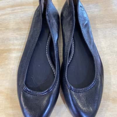 The Frye Company Womens Shoes Size 7 Black  
