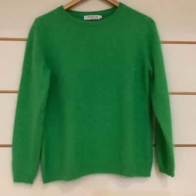 Creswick Natural Fibres.   Parakeet Green, Angora Blend Knit.   Size L 