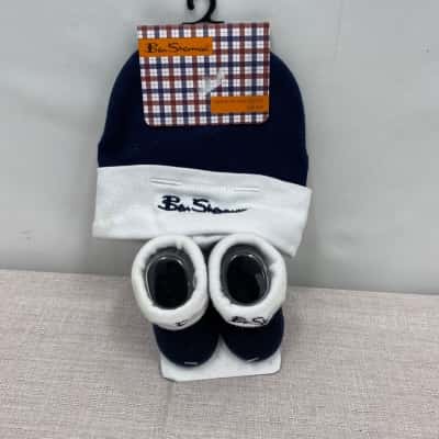 Ben Sherman Kids Infant Hat + Booties ONE Size Navy Blue / White BNWT
