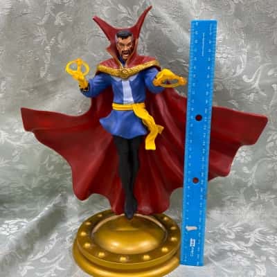 30cm Dr Strange Diorama