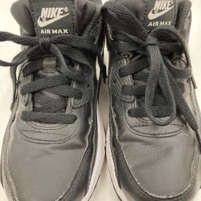 Nike Kids  Size 2.5 Black  Trainers 